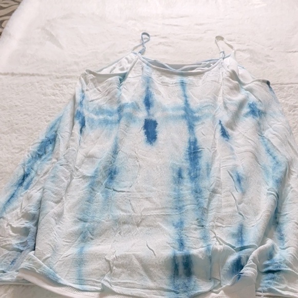 Flowy Blue and White Camisole Dress with Artistic Pattern - Picture 6 of 6